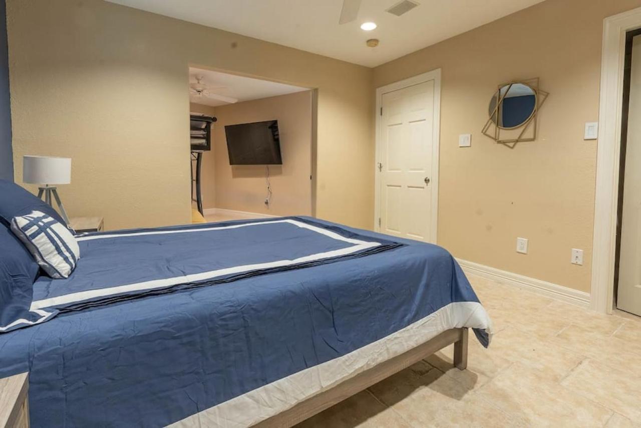 יוסטון Huge 6 Bedroom With Pool, Spa, 85 Inch Tv, Game Room מראה חיצוני תמונה
