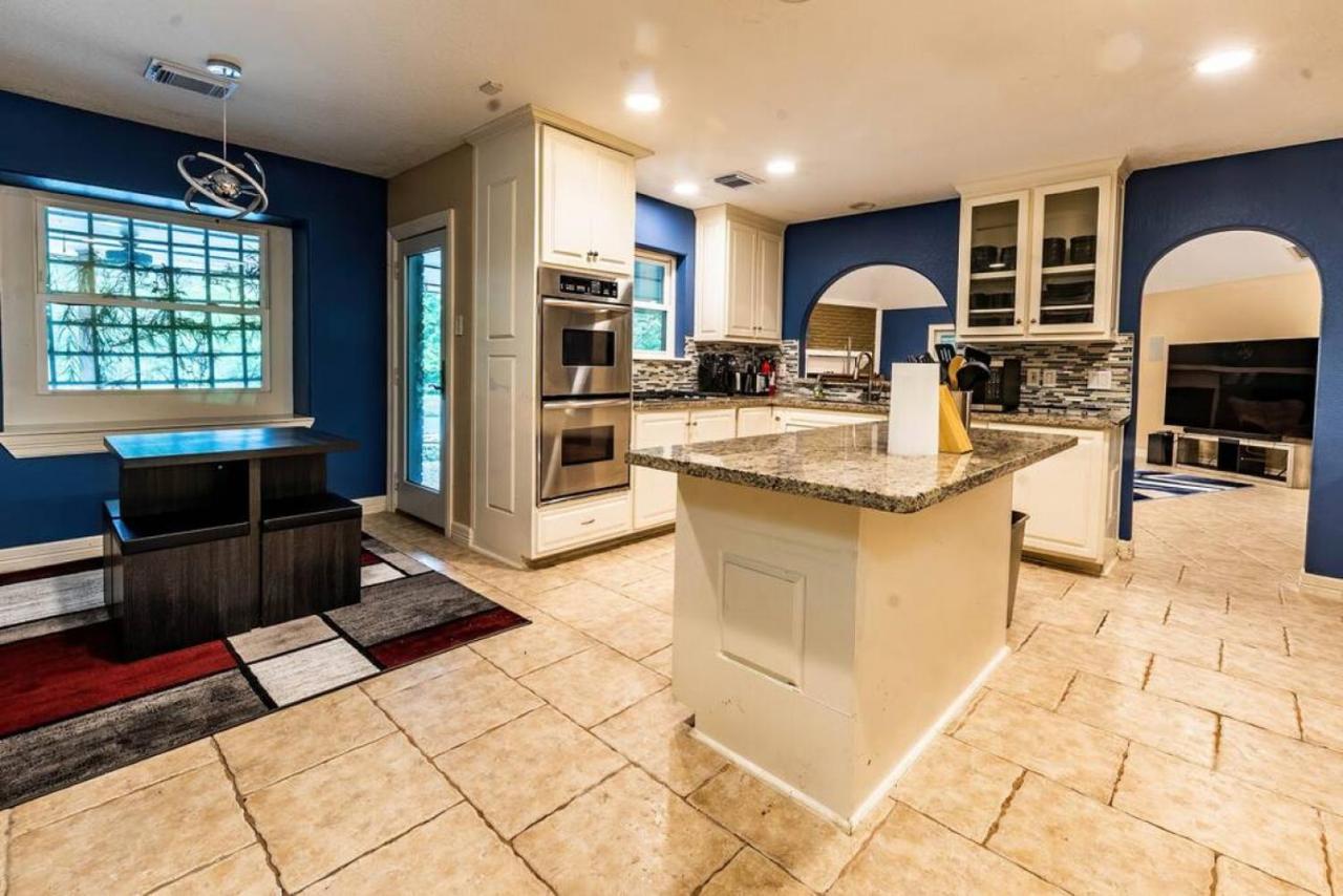 יוסטון Huge 6 Bedroom With Pool, Spa, 85 Inch Tv, Game Room מראה חיצוני תמונה