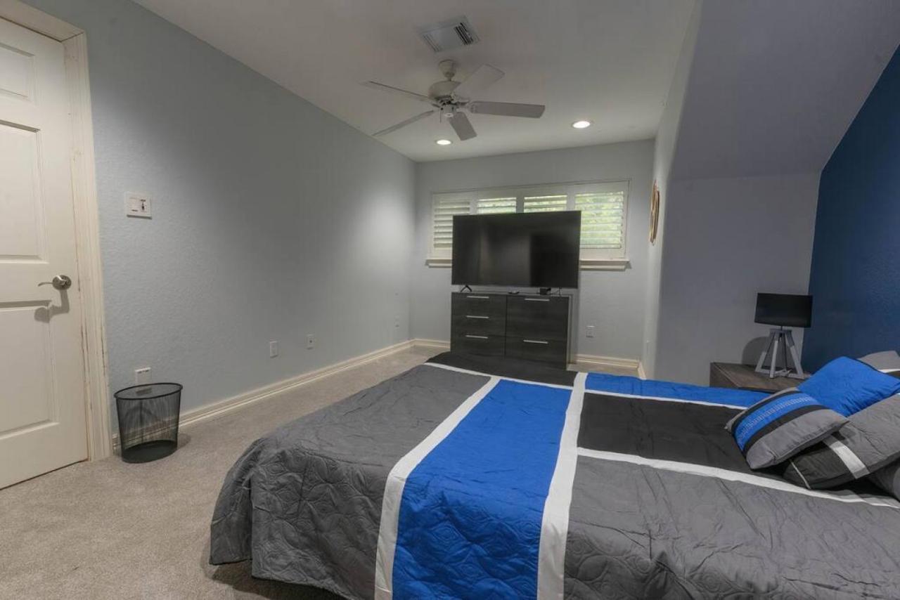 יוסטון Huge 6 Bedroom With Pool, Spa, 85 Inch Tv, Game Room מראה חיצוני תמונה