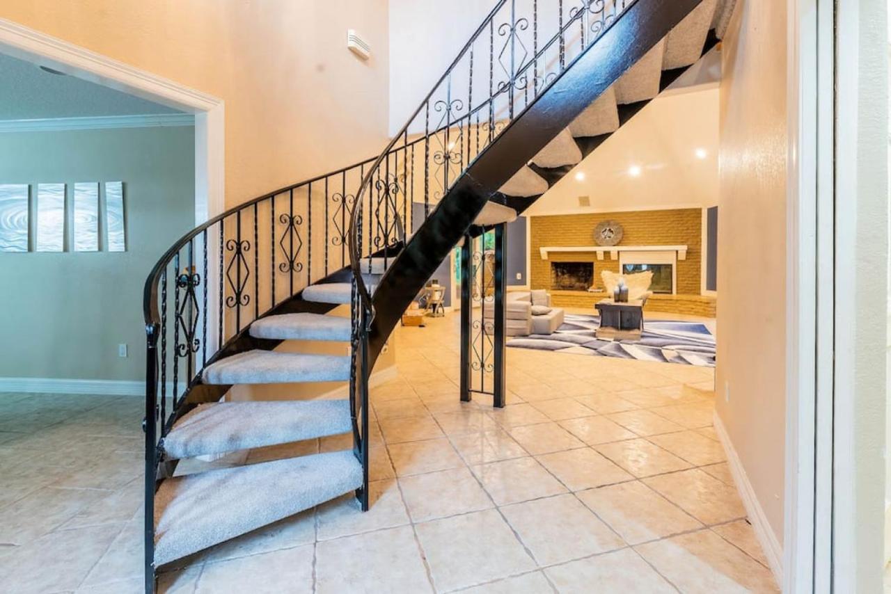 יוסטון Huge 6 Bedroom With Pool, Spa, 85 Inch Tv, Game Room מראה חיצוני תמונה