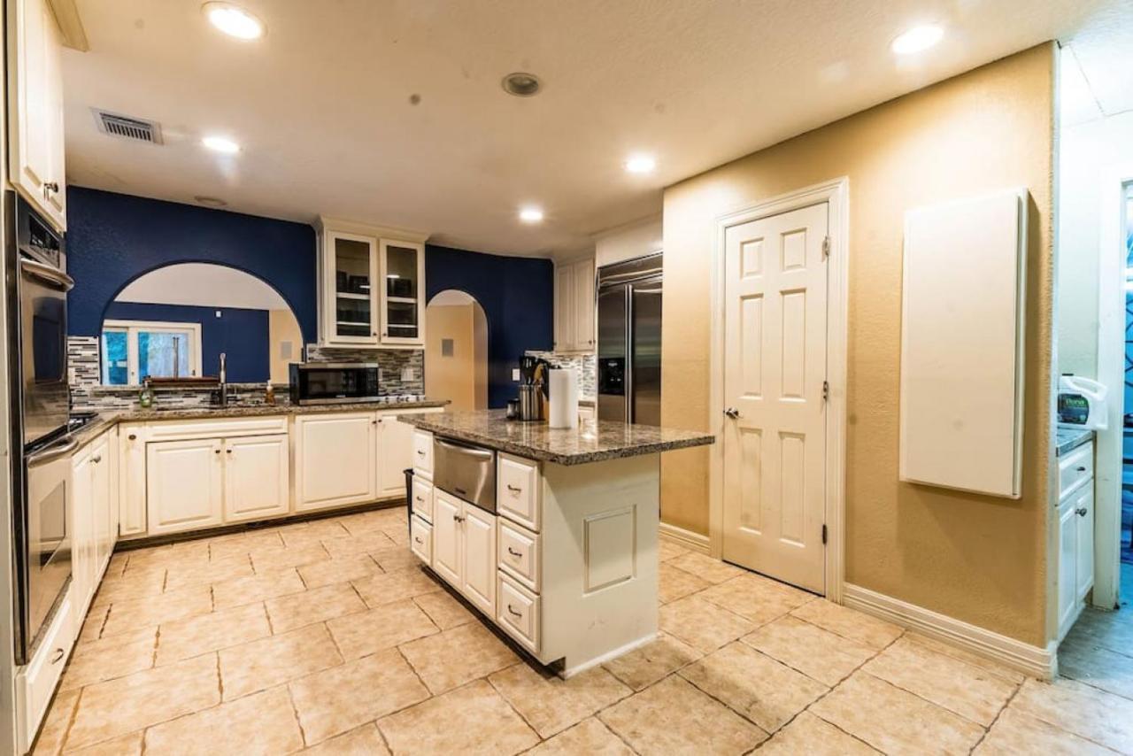 יוסטון Huge 6 Bedroom With Pool, Spa, 85 Inch Tv, Game Room מראה חיצוני תמונה